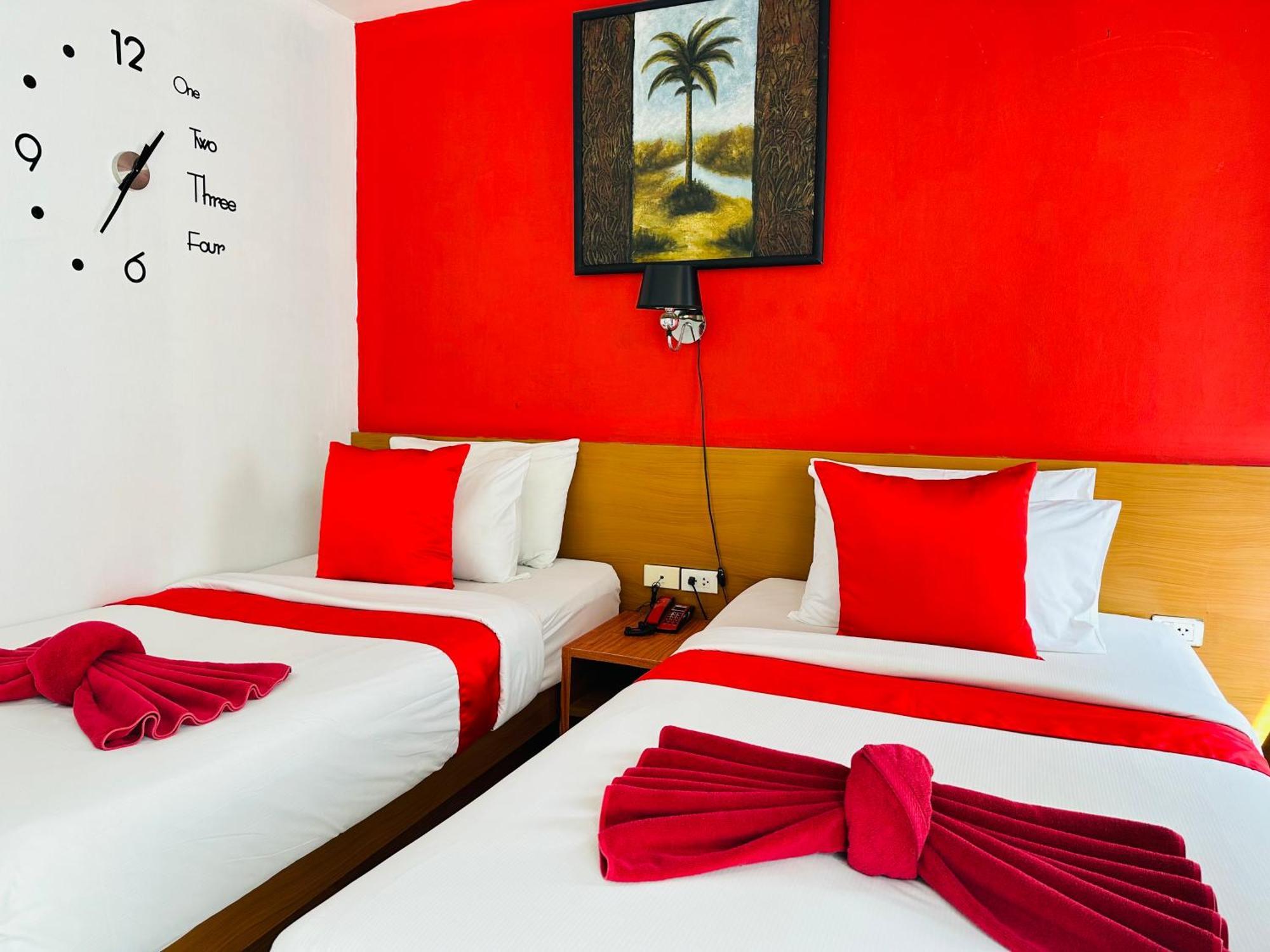 Pj Patong Resortel Екстериор снимка