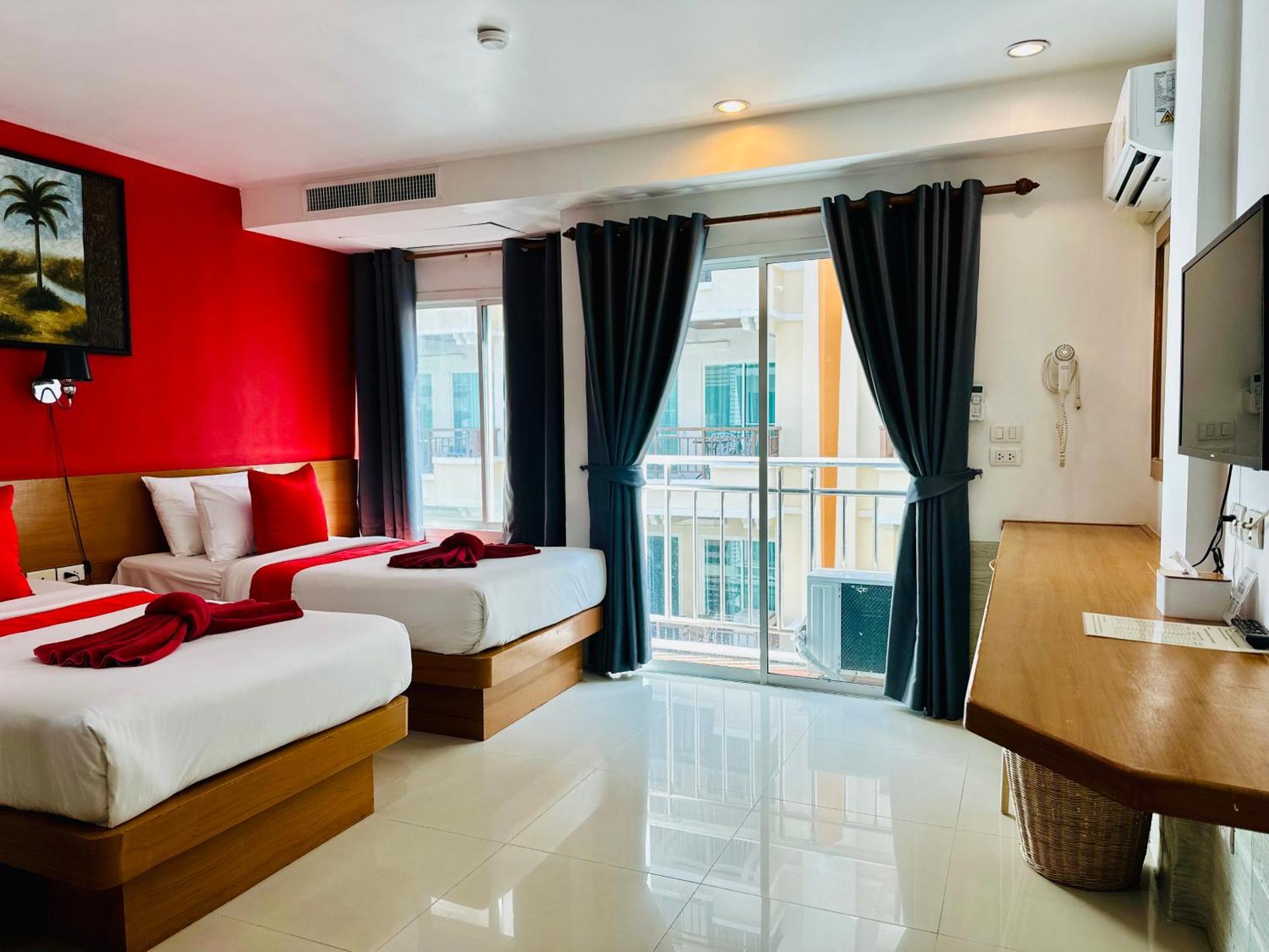 Pj Patong Resortel Екстериор снимка
