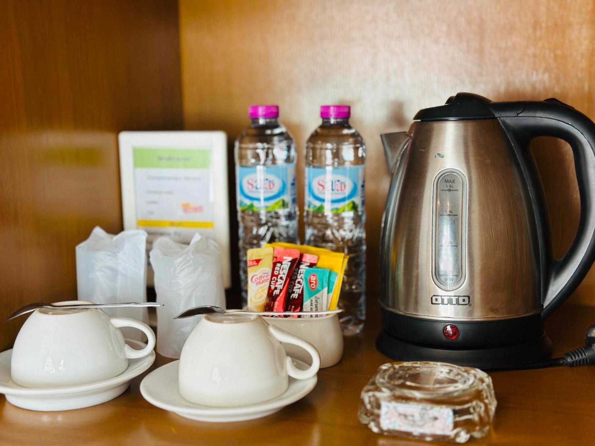 Pj Patong Resortel Екстериор снимка