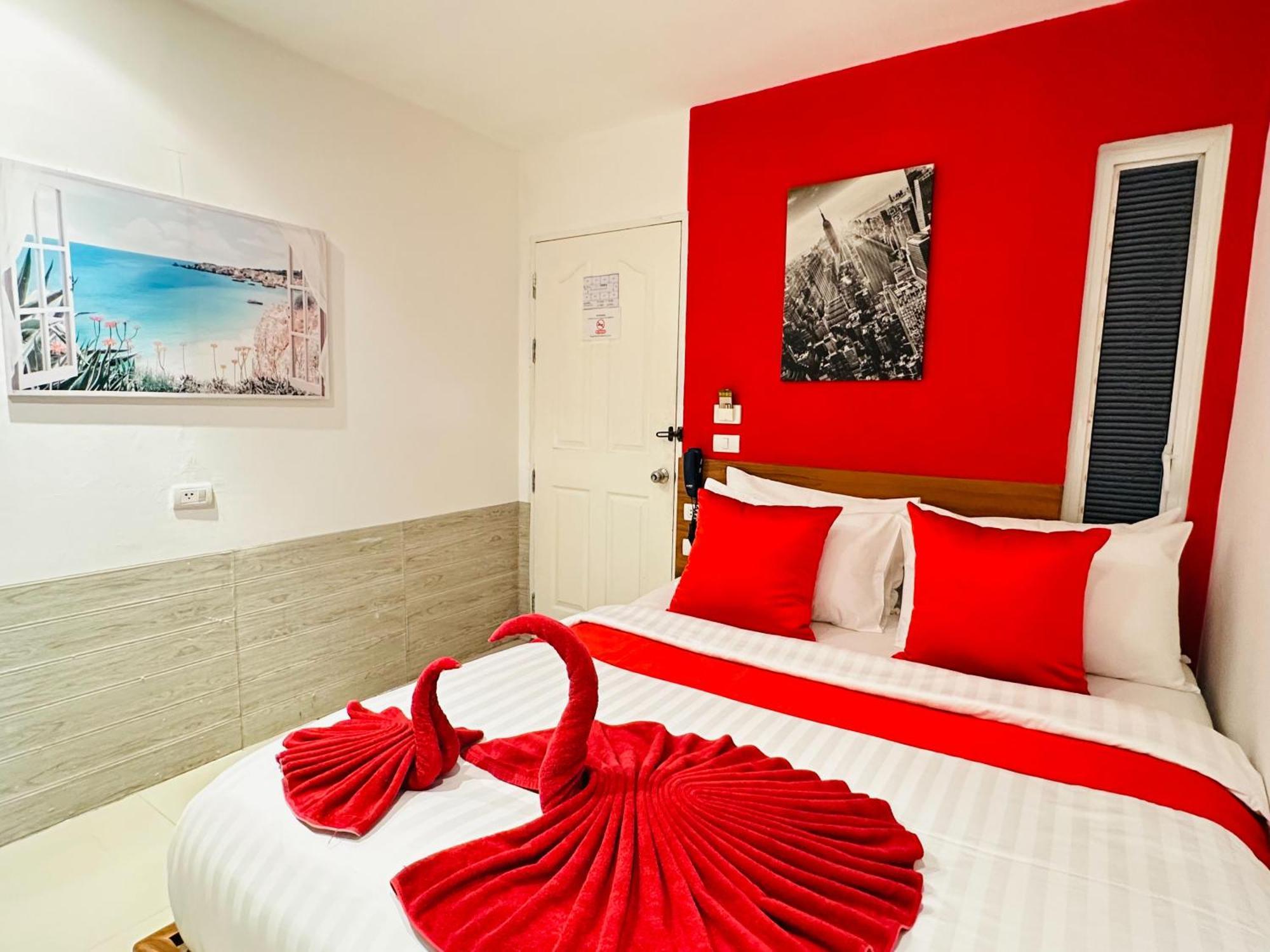Pj Patong Resortel Екстериор снимка