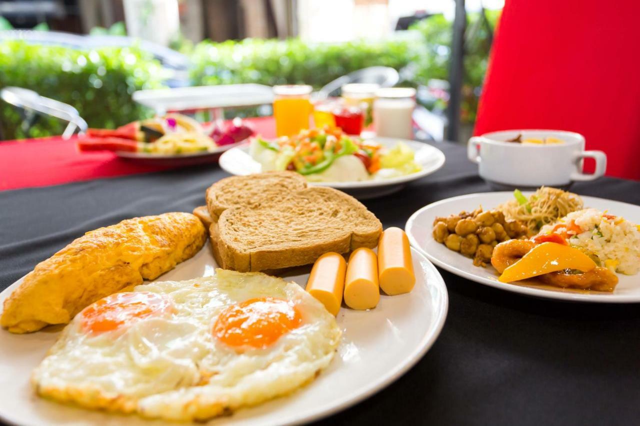 Pj Patong Resortel Екстериор снимка